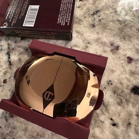 Brand New: Charlotte Tibury Airbrush Flawless Finish Setting Powder - Picture 3 of 6